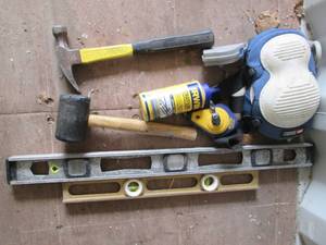 Knee Pads, Hammers, Levels, Straigh...