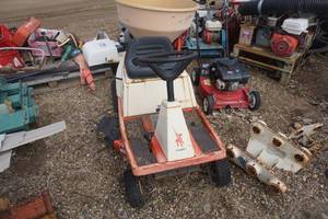lot 36 image: Simplicity Model 3110 Riding Lawn Mower