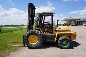 lot 7 image: Lift King Model 6M42 Rough Terrain Fork Lift