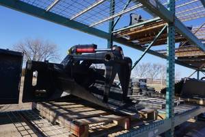 lot 20 image: Brand New Universal Mount Bobcat Skid Loader Skid Steer Stump Grapple Attachment