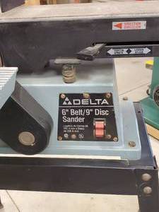 lot 6 image: DELTA 6 Belt  9 Disc Sander on a Heavy Duty Stand