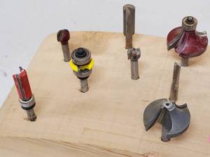 lot 40 image: (13) 14 Shank Assorted Molding Shaping Bits Lot
