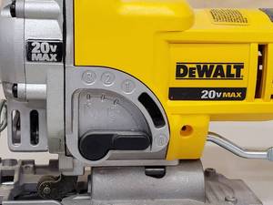 lot 70 image: Dewalt 20v MAX Jigsaw with Lithium Battery