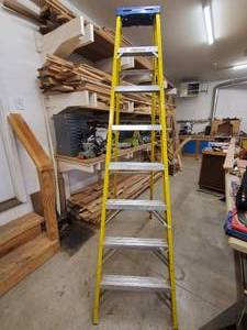 lot 80 image: Nice Werner 8 Ft Fiberglass Yellow Ladder