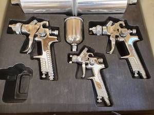 lot 99 image: Like New H.V.L.P Spray Gun Set-Up by Vaper