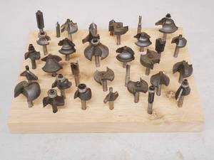 lot 115 image: Assorted Router Bits Lot