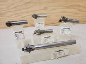 lot 125 image: (5) 12 Shank Assorted Molding Shaping Bits Lot