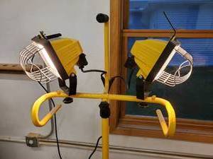 lot 135 image: Tri-Pod 2 Lamp Floor Light