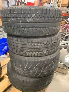 Set of Four Michelin Latitude Tires 25555-R18�