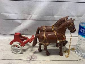 Vintage Cast Iron Horse Drawn�Carriage�