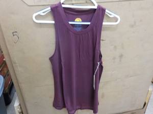 12 size S C&C California burgundy t...