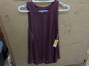 12 size M C&C California burgundy t...