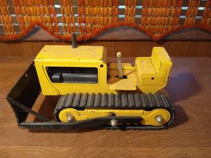 lot 10 image: Vintage Tonka Bulldozer