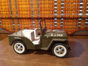 lot 12 image: Tonka Army Jeep