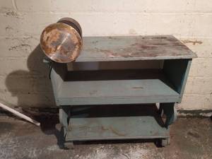 lot 22 image: Vintage Green Rolling Shelf With Grinder
