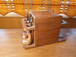 lot 57 image: Vintage Pipe Set With Tabaco Box