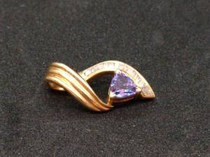 lot 103 image: 14k Gold Pendant