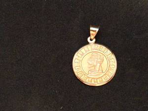 lot 115 image: 14k Gold Pendant
