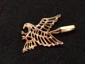 lot 119 image: 14k Gold Eagle Pendant