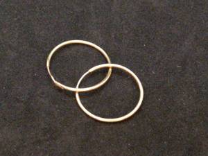 lot 128 image: 14k Gold Hoop Earrings