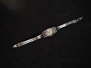 lot 155 image: 10k Gold Filled Antique Bulova Wristwatch
