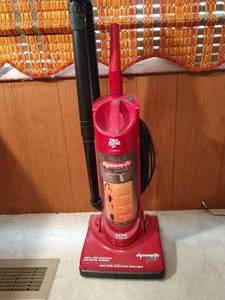 lot 74 image: Dirt Devil Vacuum