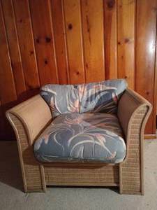 lot 80 image: Wicker Couch, Chair And Ottoman By Southern Furniture Co.