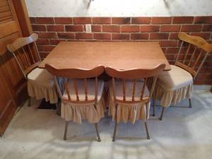 lot 191 image: Vintage Kitchen Table