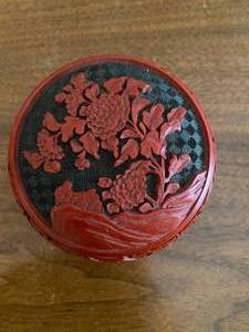 lot 209 image: Cinnabar Trinket Box