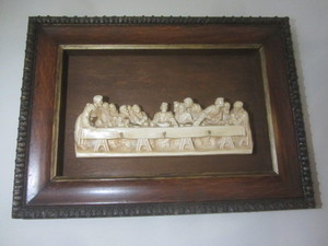lot 22 image: Last Supper Shadowbox