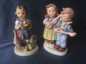 lot 25 image: Hummels