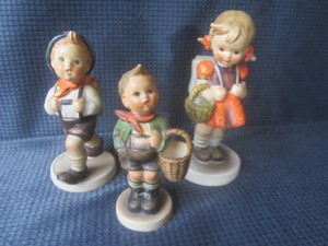 lot 26 image: Hummels