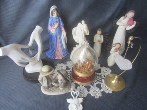 lot 40 image: Angels