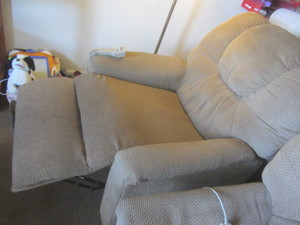 lot 1 image: Power Recliner Lift Chair