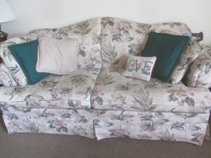 lot 11 image: Sofa Hidabed
