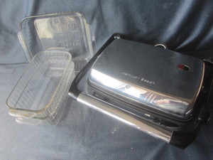 lot 50 image: Panini Grill, Pyrex