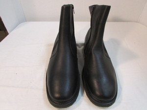 lot 8 image: Black Boots