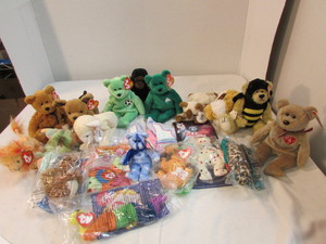 lot 10 image: Beanie Plush Toys