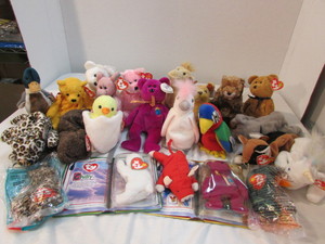 lot 11 image: Beanie Plush Toys