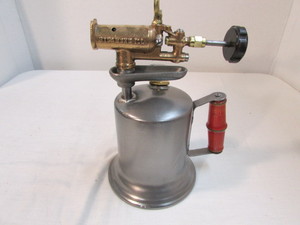 lot 21 image: Vintage Blow Torch