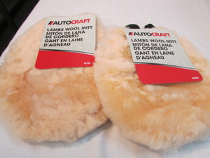 lot 23 image: AutoCraft Lambs Wool Car Mitts
