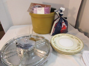 lot 31 image: Houseware Lot