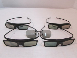 lot 35 image: 3D Glasses