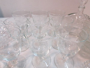 lot 42 image: Glassware Lot