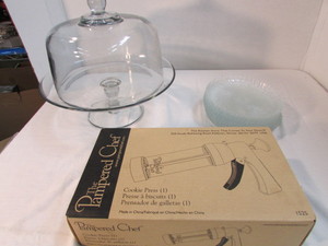 lot 45 image: Housewares