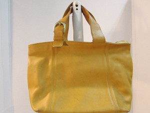 lot 75 image: Authentic Vintage Coach Bag