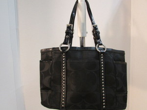lot 77 image: Authentic Coach Signature Shoulder Bag