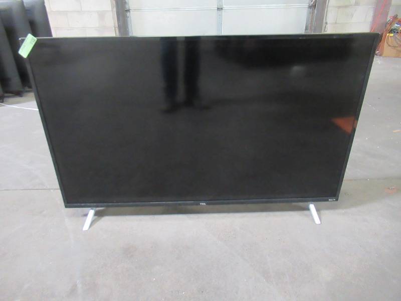 lot 13 image: TCL 50 Class 4K Ultra HD (2160P) Roku Smart LED TV (50S425)