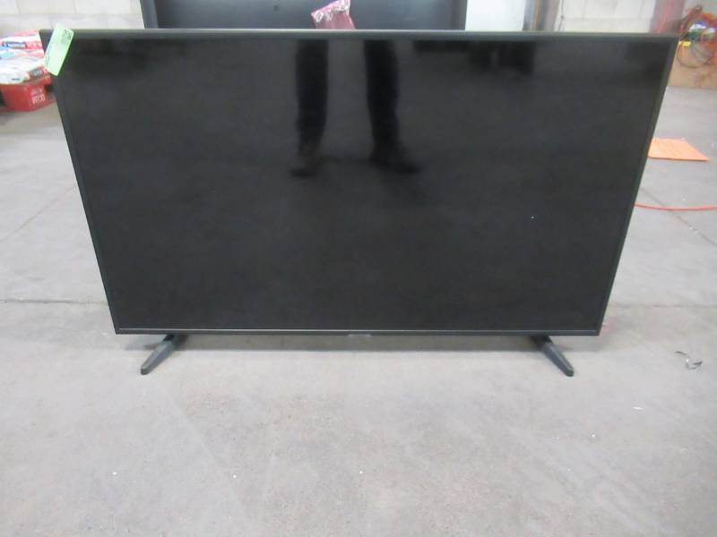 lot 30 image: Samsung 43 Smart UHD TV (UN43NU6900)