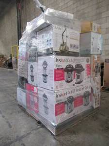 lot 305 image: WHOLESALE MIXED PALLET OF MICELLANOUS SMALL KITCHEN APPLIANCES AND COOKWARE